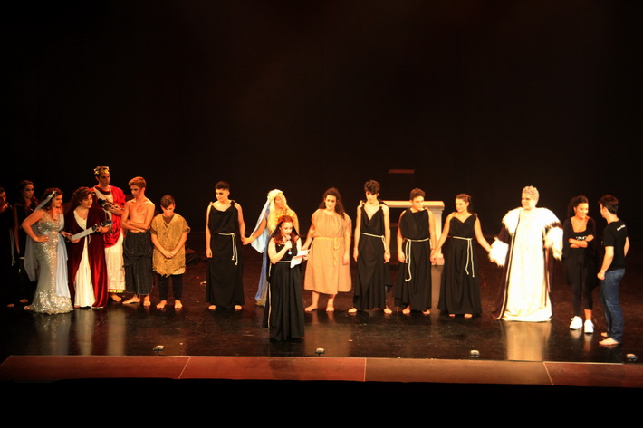 El grupo Elenco Teatro present con xito en Almucar la obra Andrmaca de Eurpides.  